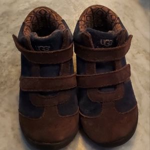 Boys size 8 kids Ugg Boots